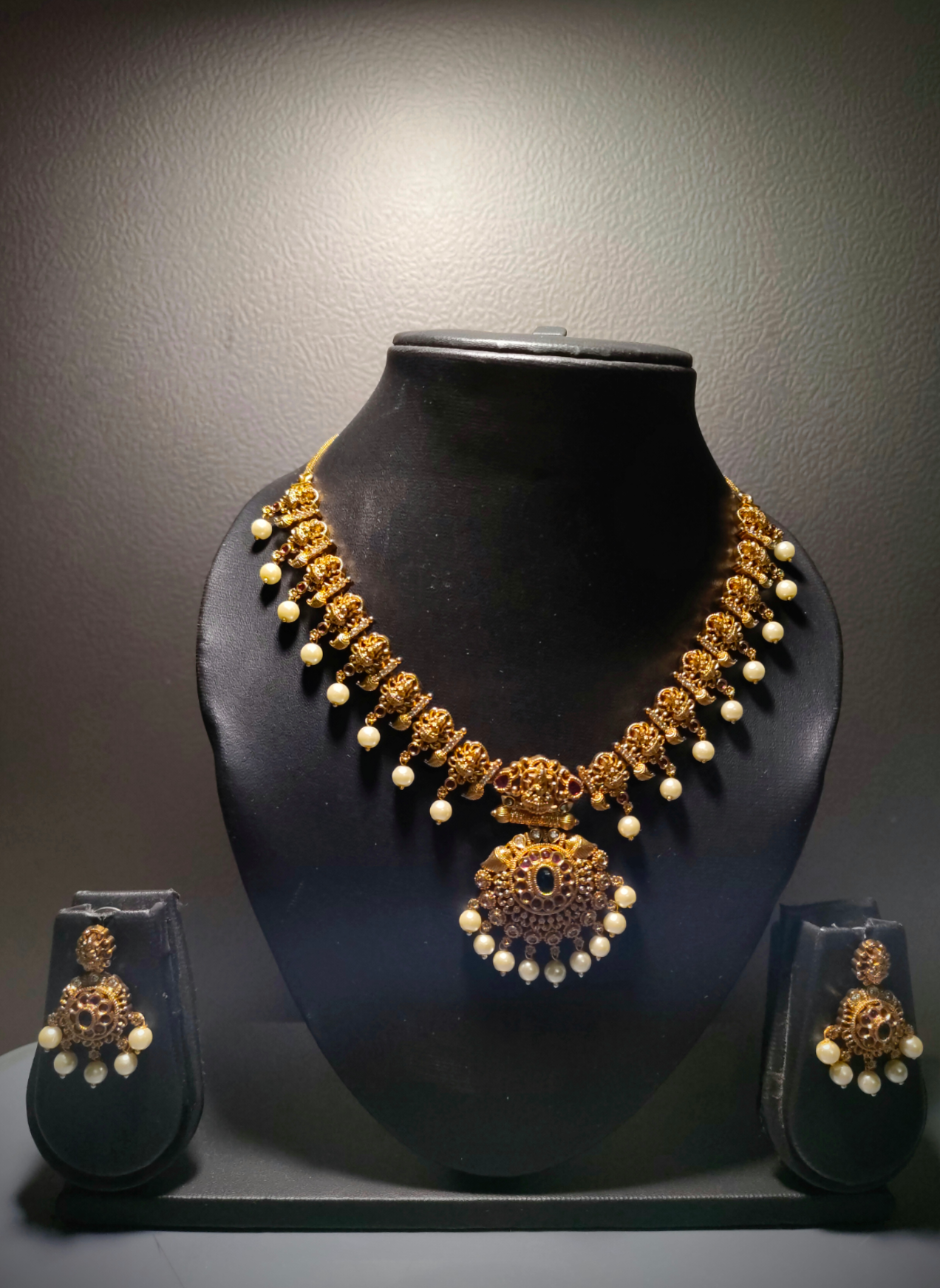 Antique Lakshmi Pearl Necklace Set